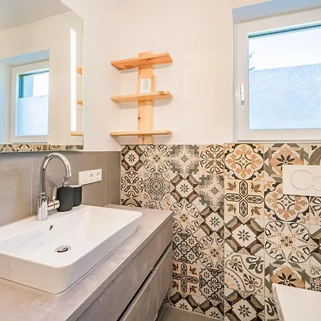 Tirola Bude Schorsch 2 *